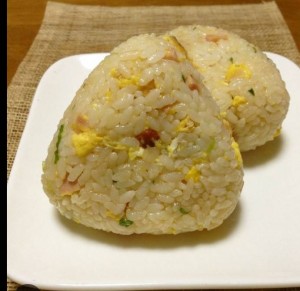 麺屋武春やみつきチャーハンおにぎり